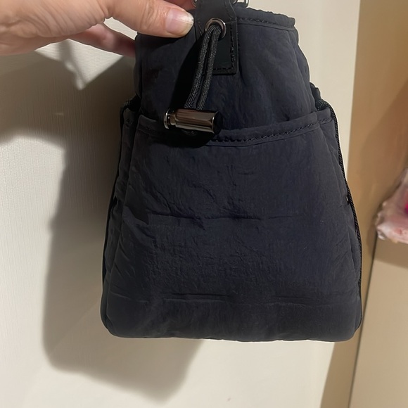 NWOT LULULEMON Dash All Day CrossBody Bucket Black Bag - Picture 5 of 17